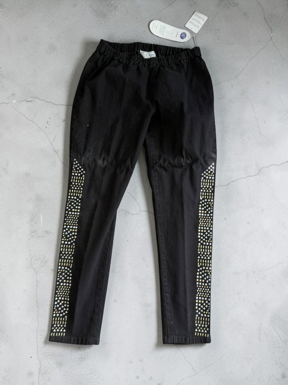 DG BY DIANE GILMAN Black Studded Jeans Size Large NEW NWT